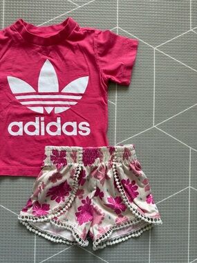 Adidas|Baby girl/toddler set,Hot Pink Graphic Tee w logo & floral shorts•18-24M